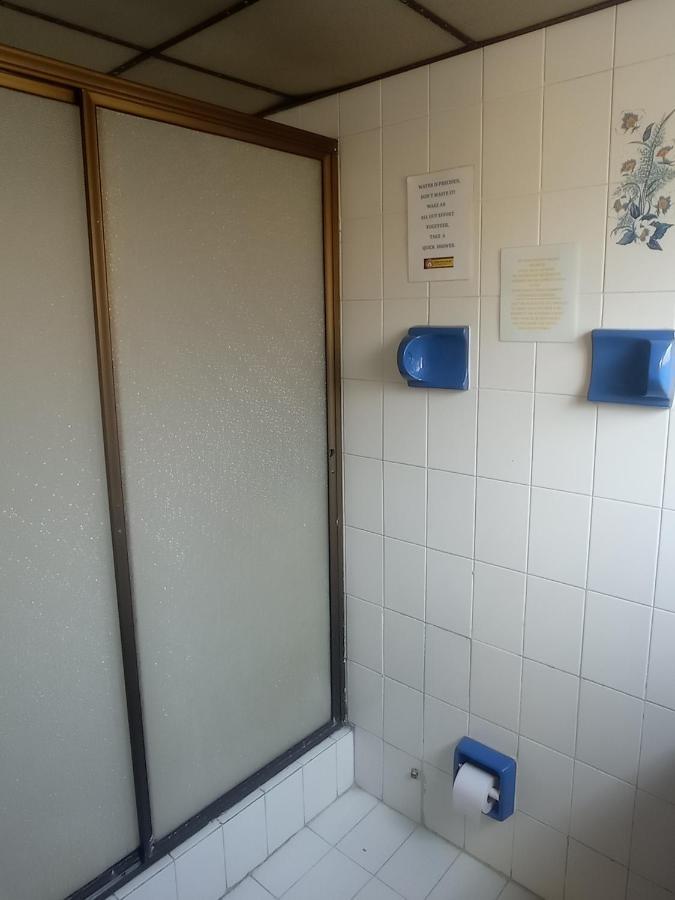 Yellow House Hostel ميديلين المظهر الخارجي الصورة