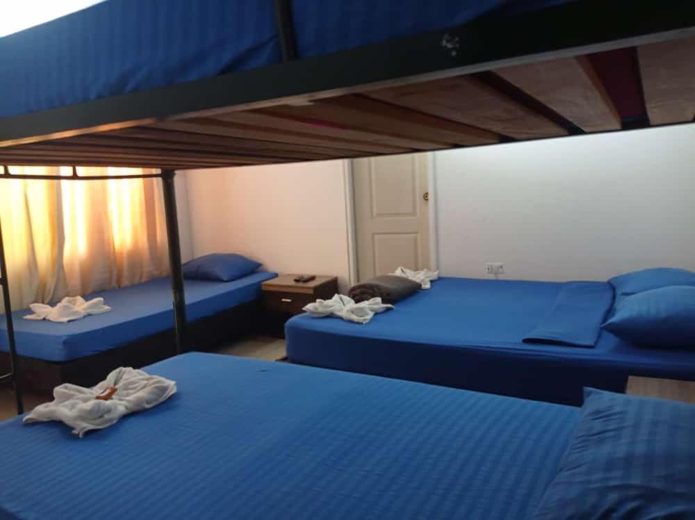Yellow House Hostel ميديلين المظهر الخارجي الصورة