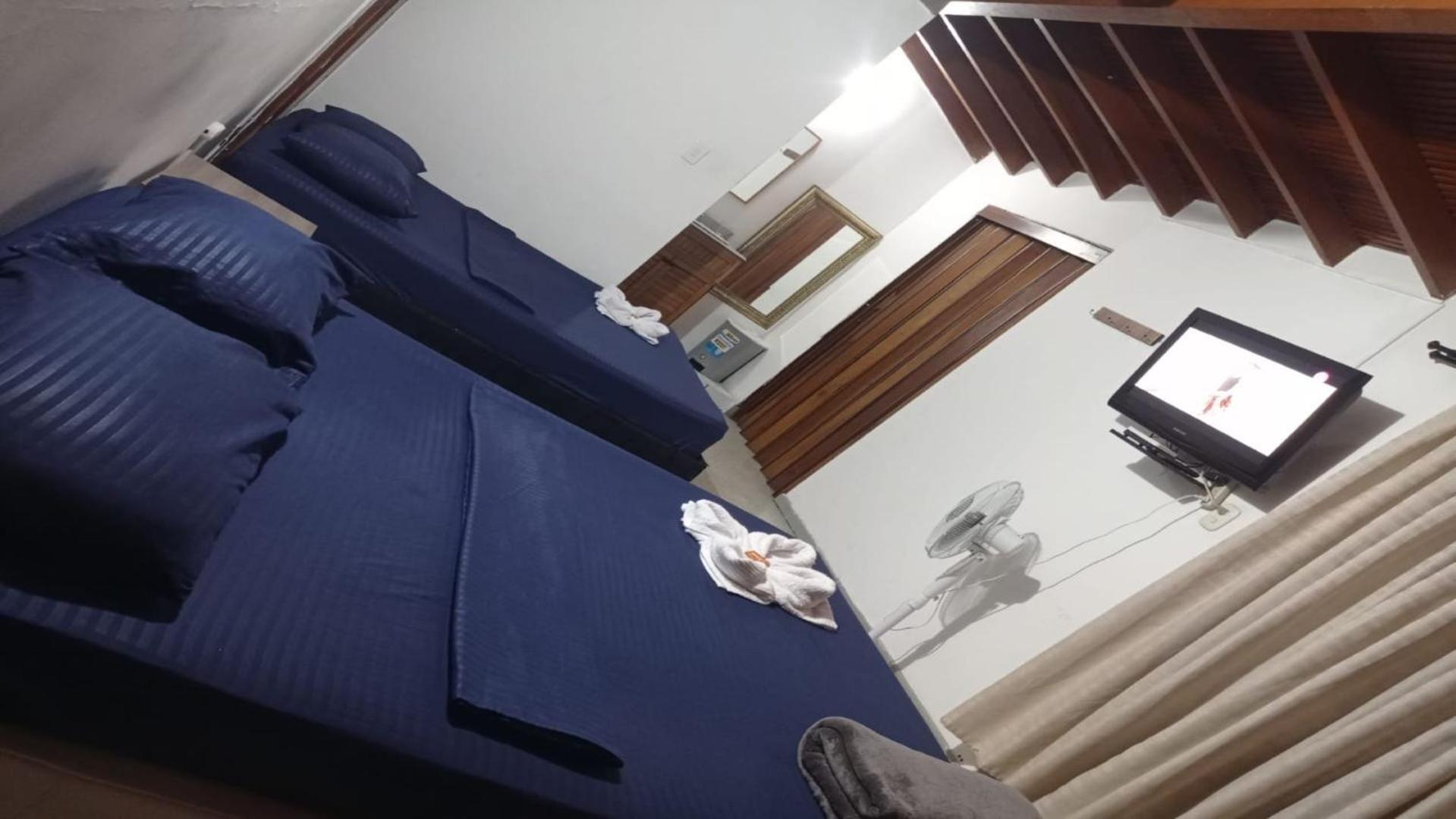 Yellow House Hostel ميديلين المظهر الخارجي الصورة